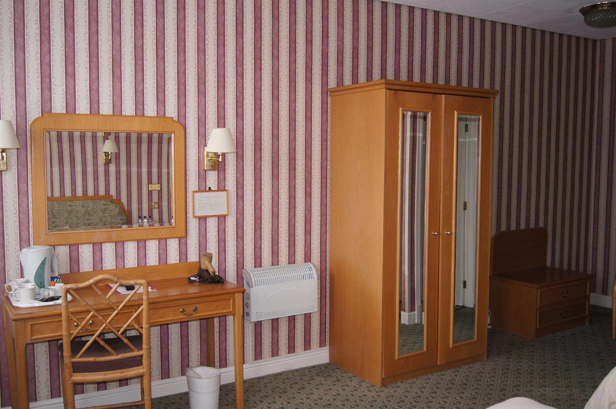 Castle Hotel Tamworth Extérieur photo