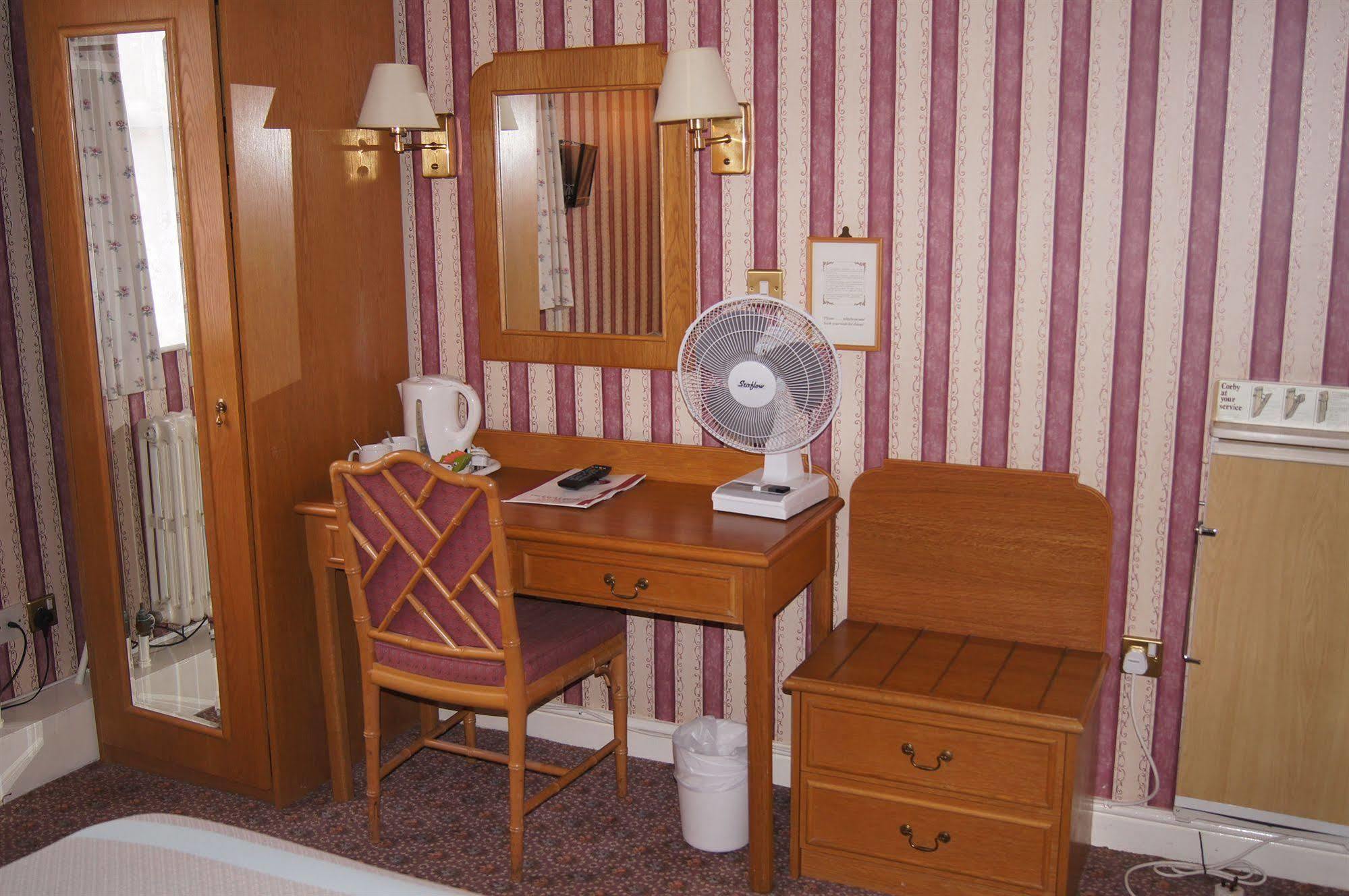 Castle Hotel Tamworth Extérieur photo